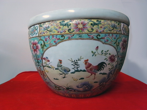 粉彩開光花鳥紋捲缸